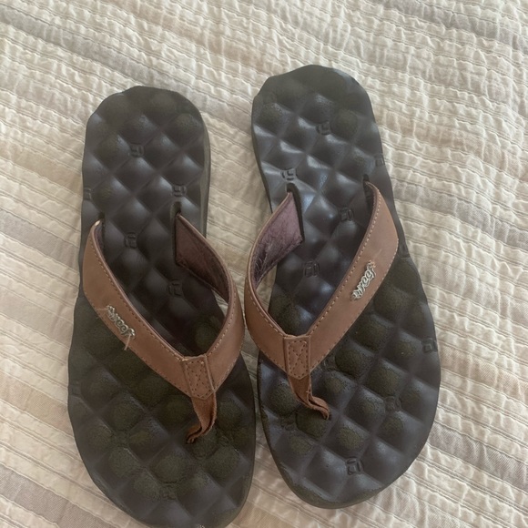 sanuk flip flops